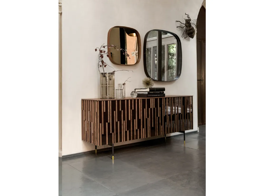 Madia Drops realizzata con gocce in legno massello applicate sulle ante effetto specchio bronzato di Tonin Casa