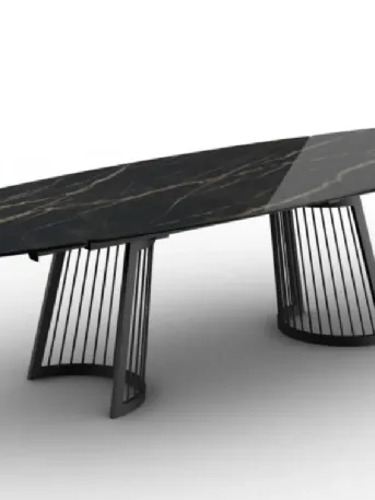 Tavolo Wave con base in vetro laccato nero e top in legno di Tonin Casa